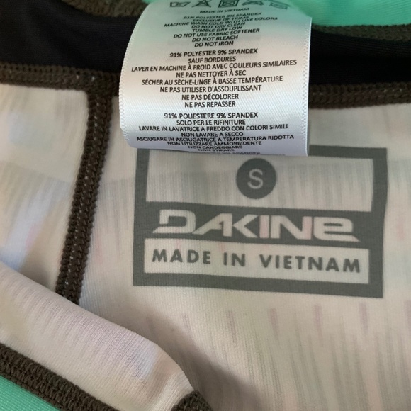 Dakine 'Persuasive Boy Shorts' in Zanzibar pattern - Picture 6 of 7